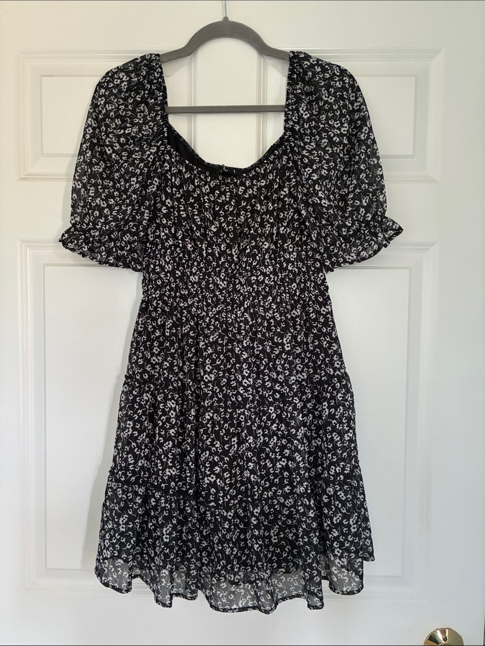 Alice & Trixie Black Floral Puff-Sleeve Mini Dress